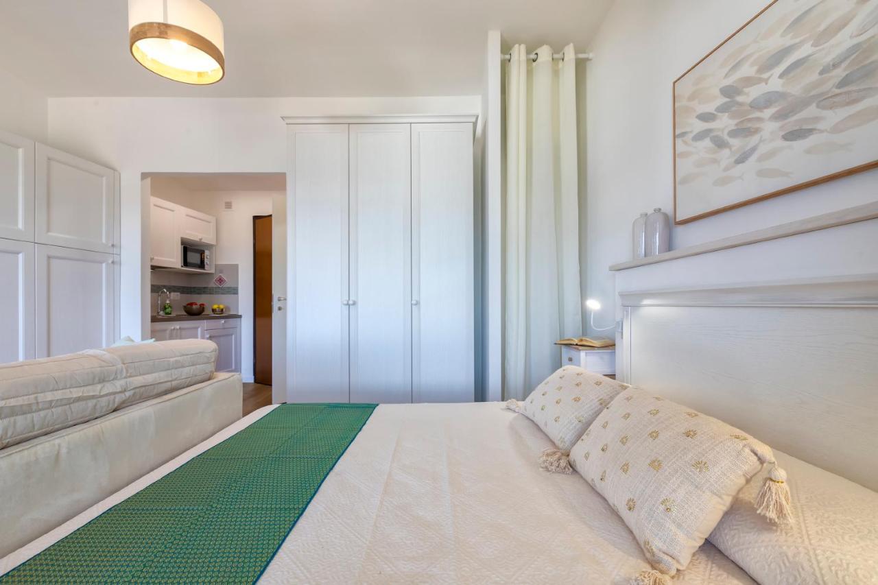 Top Floor Gulf View Apartment Olbia Kültér fotó