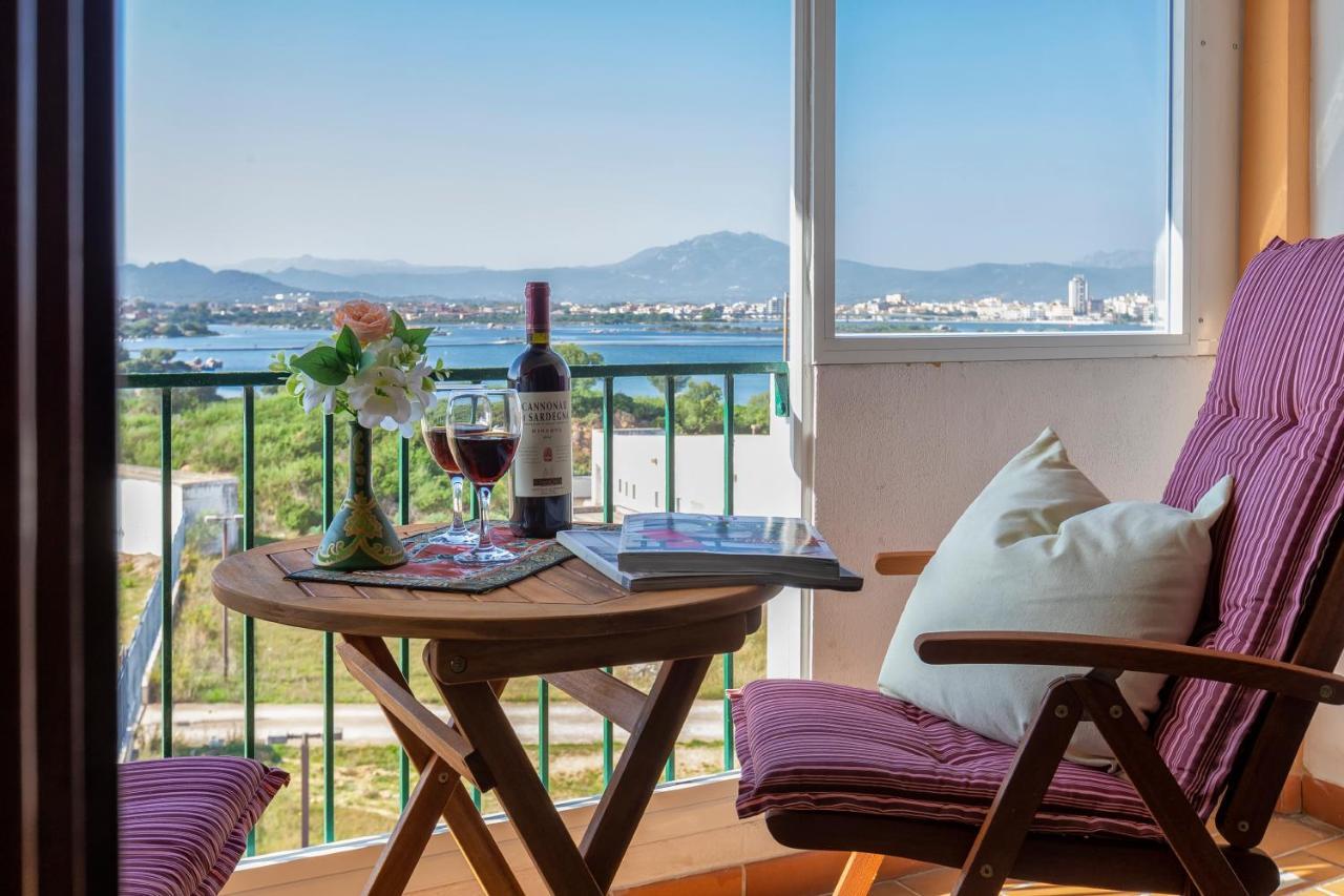 Top Floor Gulf View Apartment Olbia Kültér fotó